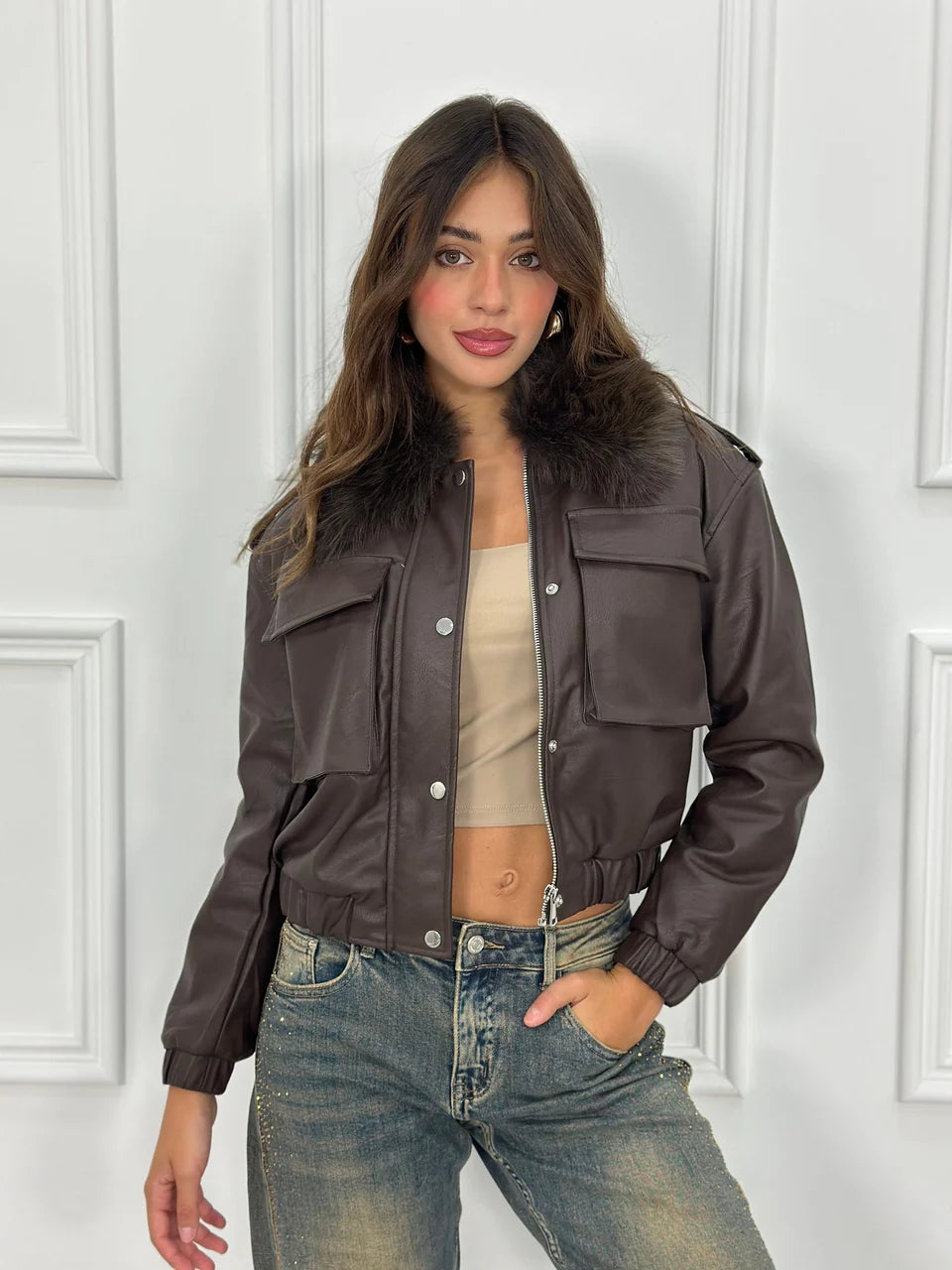 Chaqueta corta de piel sintética