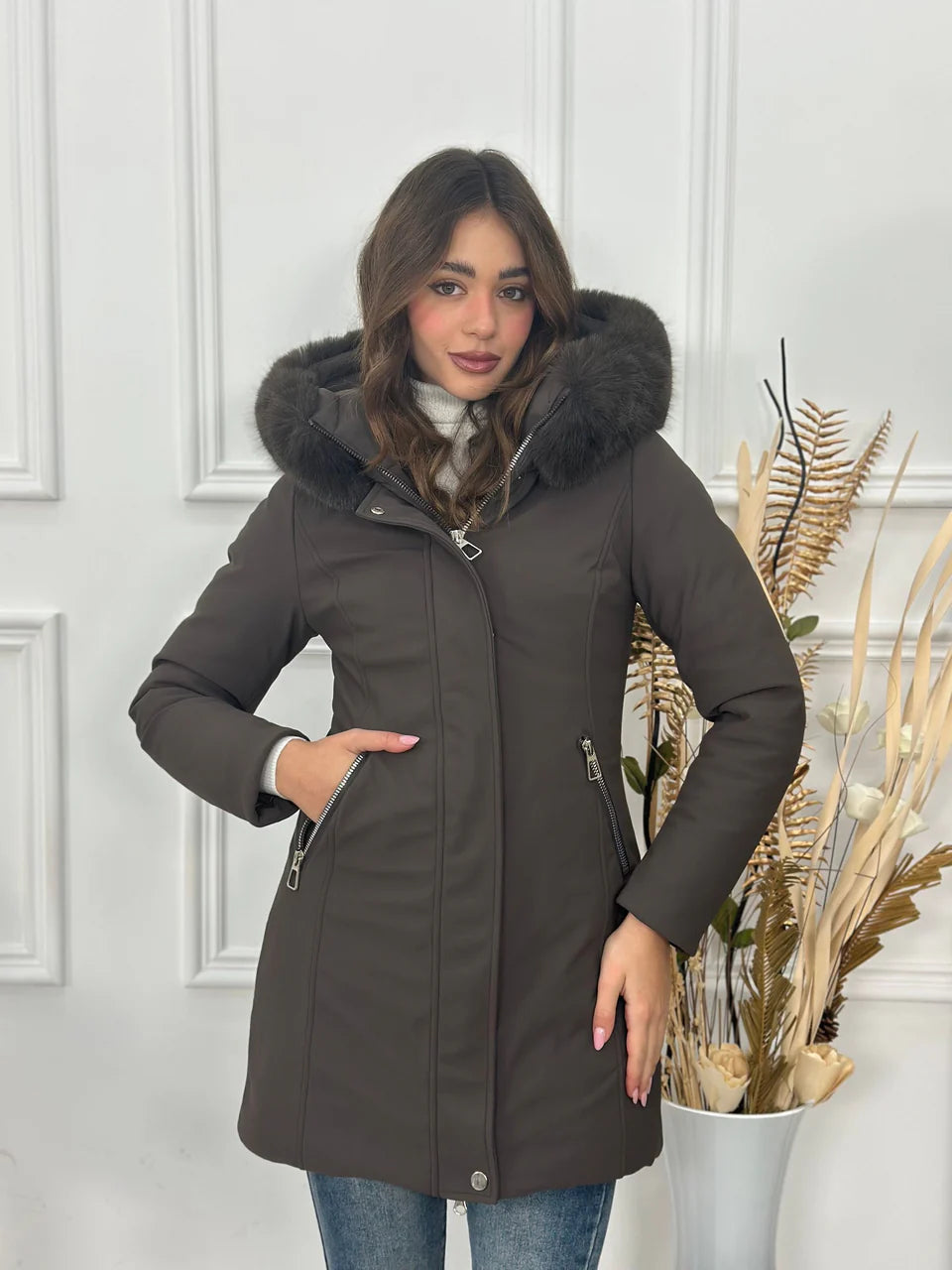 Abrigo largo con capucha y pelo desmontable