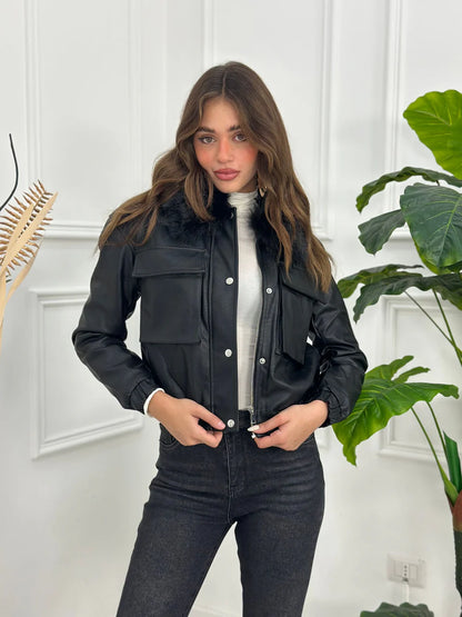Chaqueta corta de piel sintética