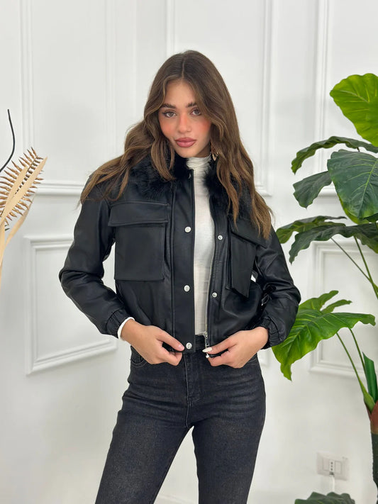 Chaqueta corta de piel sintética