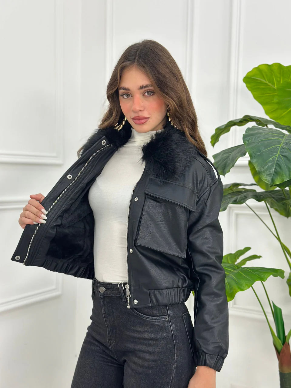 Chaqueta corta de piel sintética