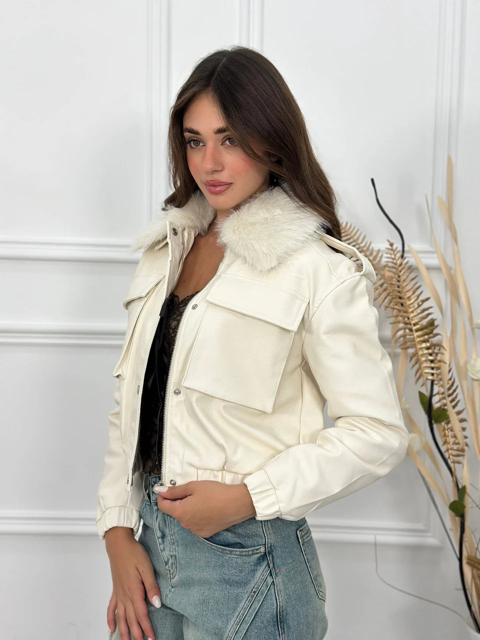 Chaqueta corta de piel sintética