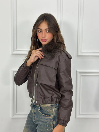 Chaqueta corta de piel sintética