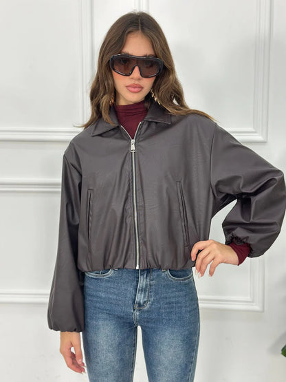 Chaqueta corta de piel sintética