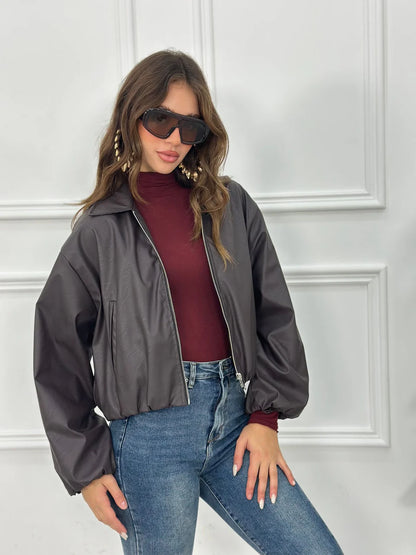 Chaqueta corta de piel sintética