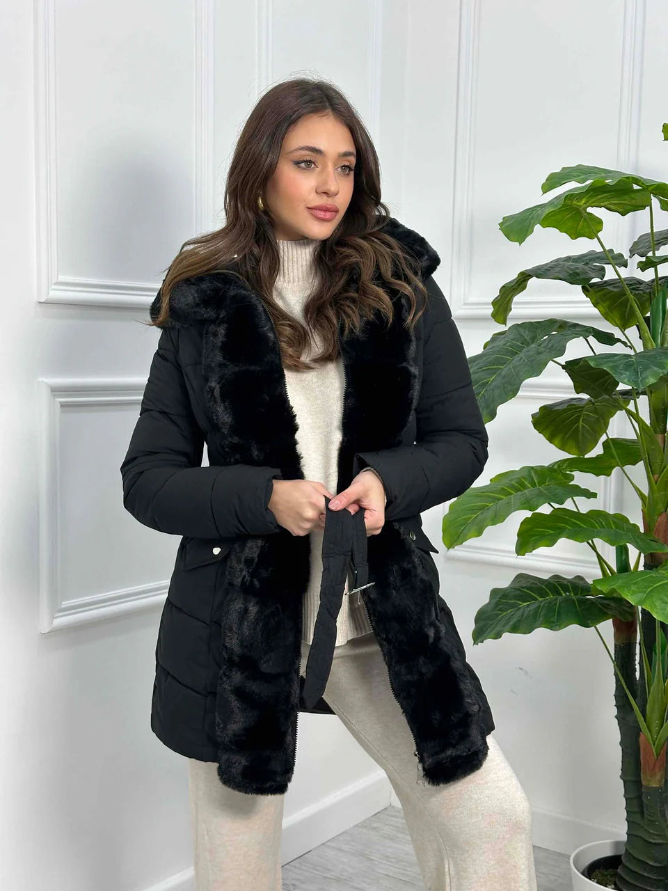 Chaqueta con cinturón y ecofour extraíble